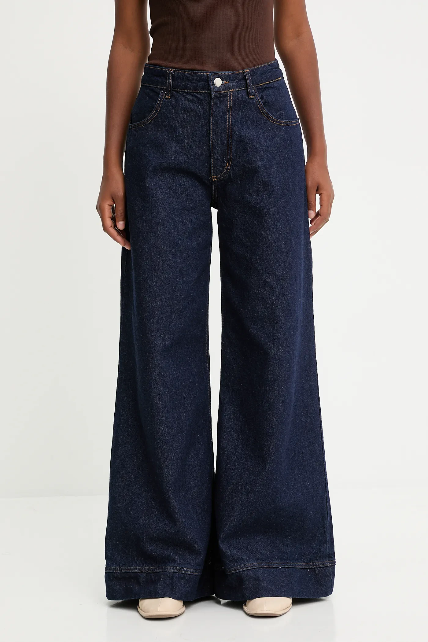 High-waisted wide-leg jeans